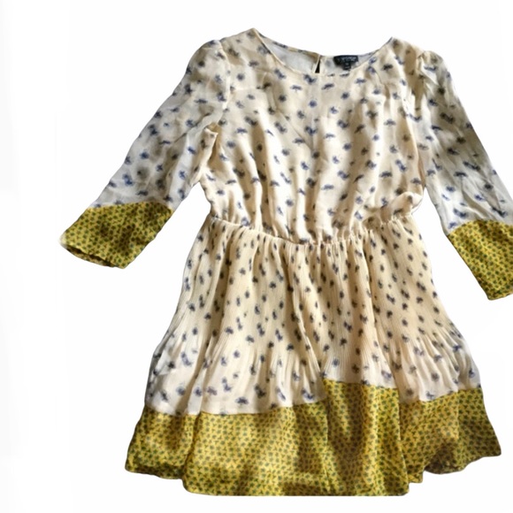 TOPSHOP Yellow Buttercream Flower Patch Dress - Picture 4 of 9